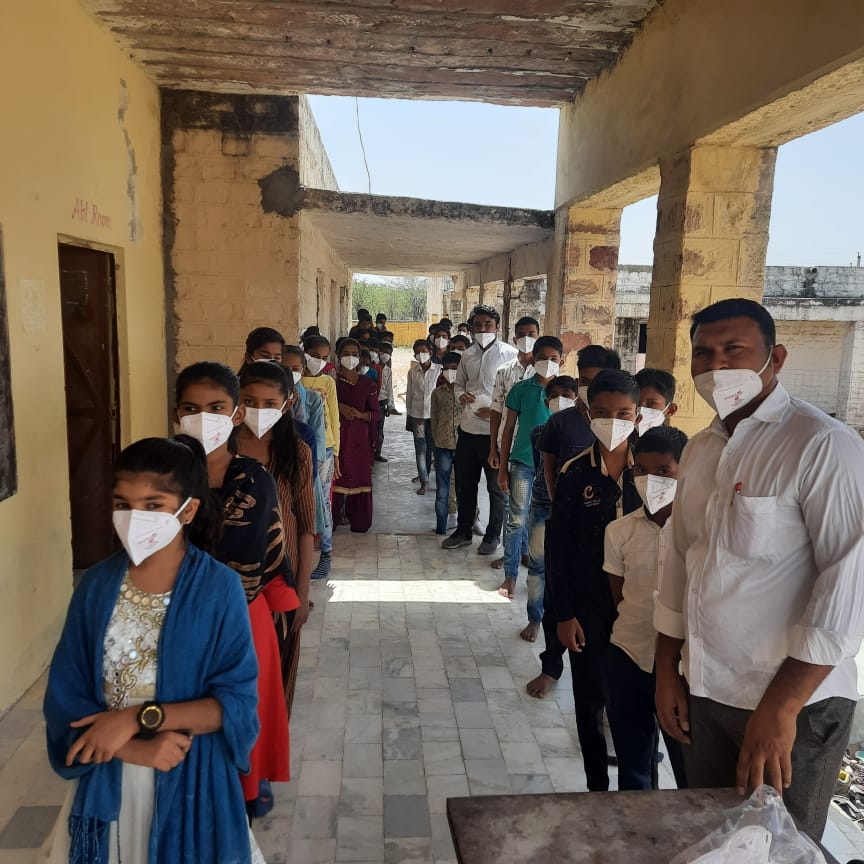 Village meeting for mask safety